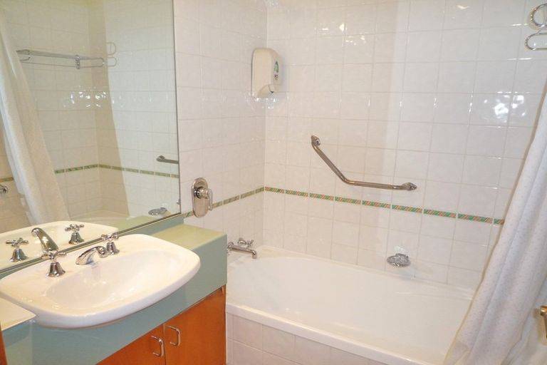 Photo of property in 308/139 Fernhill Road, Fernhill, Queenstown, 9300