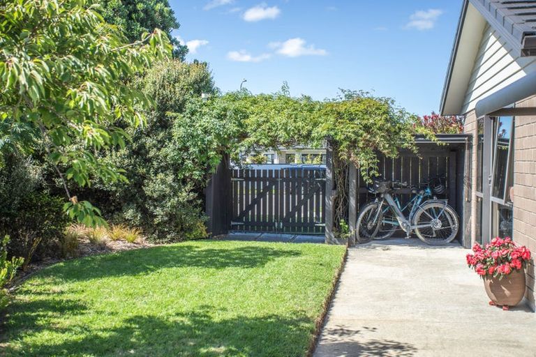 Photo of property in 73 Kotuku Drive, Paraparaumu Beach, Paraparaumu, 5032