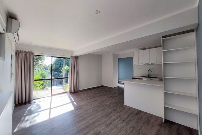 Photo of property in 5 Reynolds Place, Torbay, Auckland, 0630
