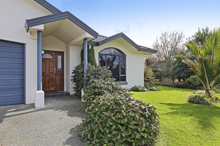 Photo of property in 10 Forbury Way, Taradale, Napier, 4112