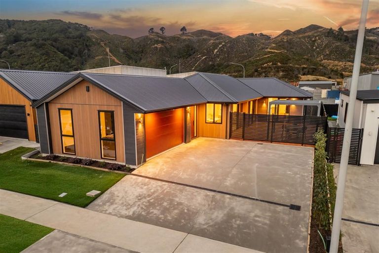 Photo of property in 17 Cynisca Crescent, Wallaceville, Upper Hutt, 5018