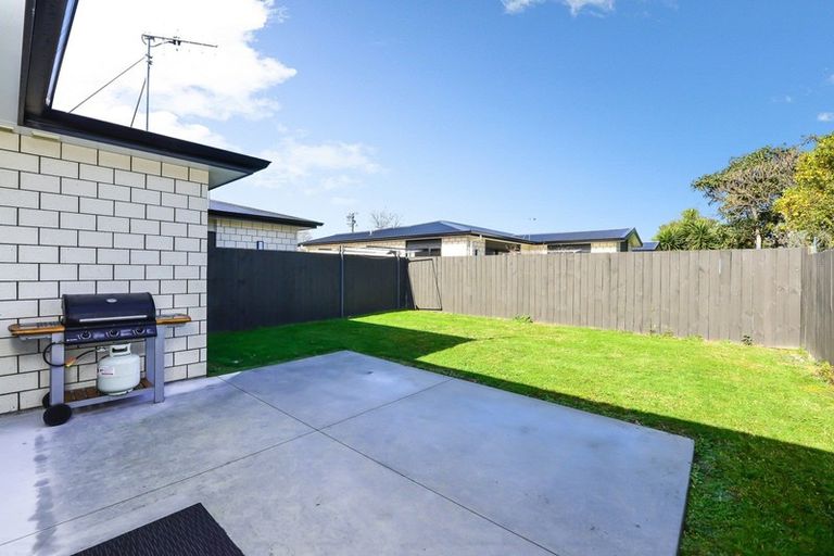 Photo of property in 32 Holland Road, Fairfield, Hamilton, 3214