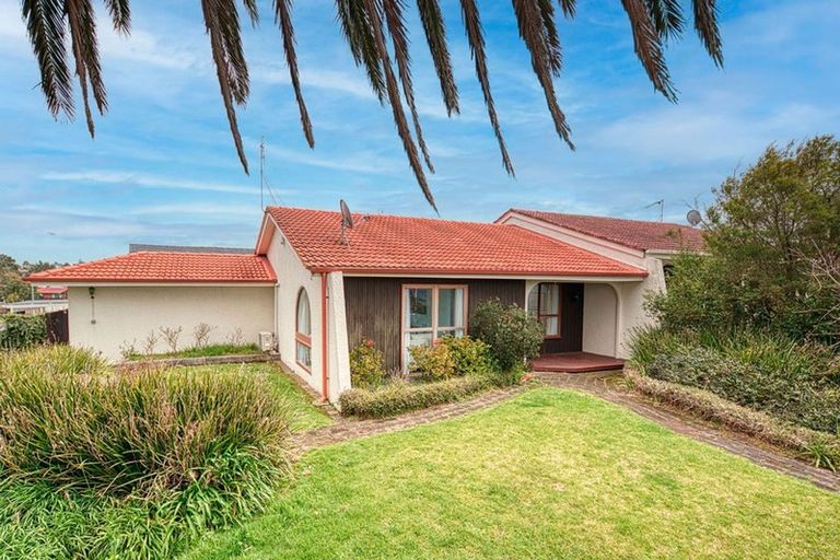 Photo of property in 2/63 Walworth Avenue, Pakuranga Heights, Auckland, 2010