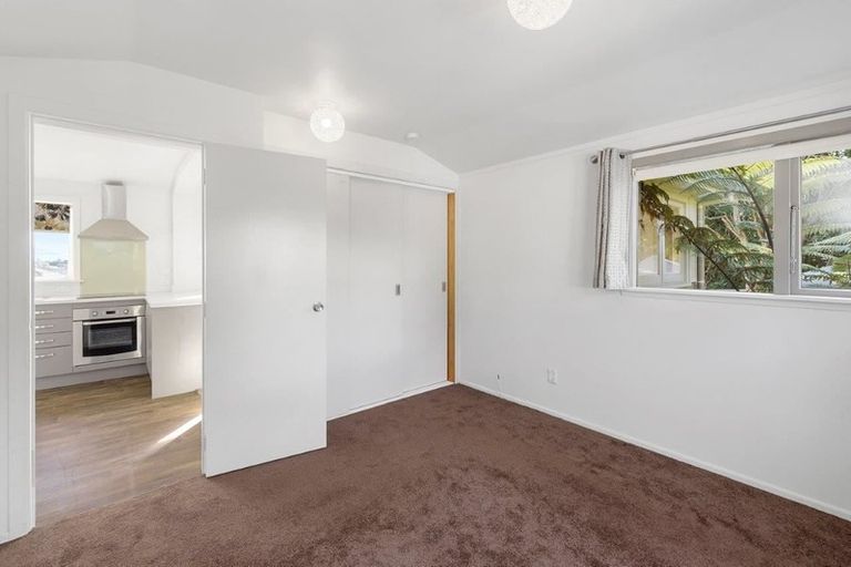 Photo of property in 6 Matenga Street, Waikanae, 5036