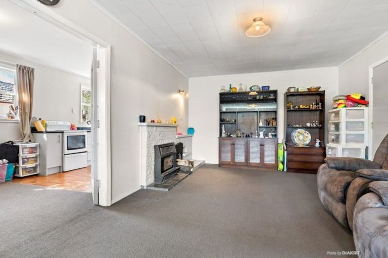 Photo of property in 15 Maher Street, Elderslea, Upper Hutt, 5018