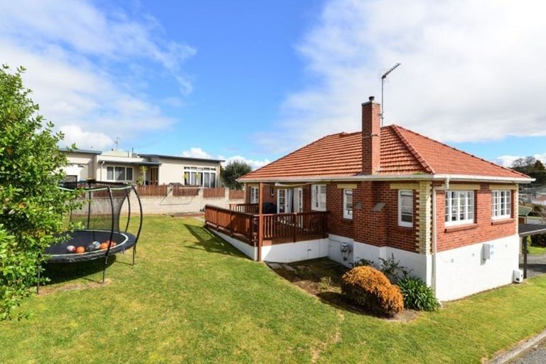 Photo of property in 587 Bank Street, Te Awamutu, 3800
