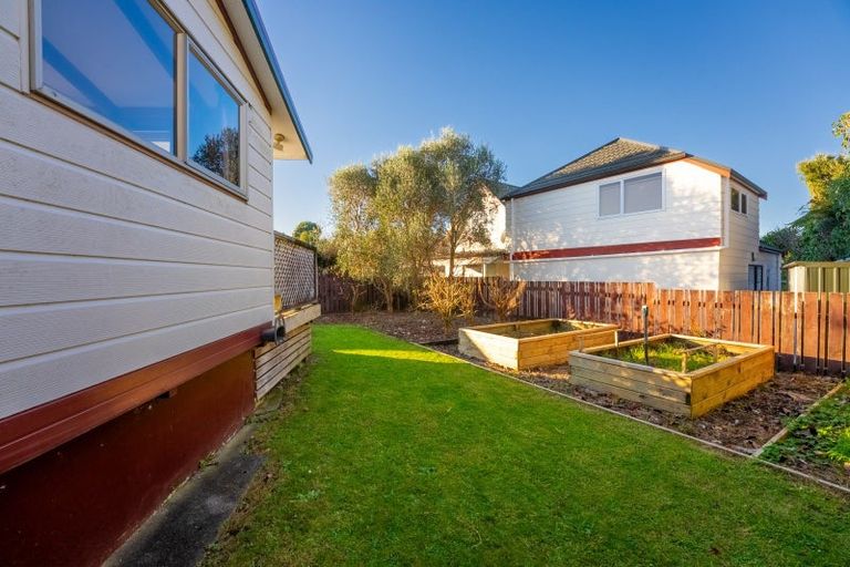 Photo of property in 3 Veale Road, Frankleigh Park, New Plymouth, 4310
