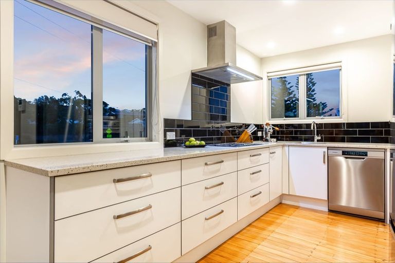 Photo of property in 5 Beach Road, Plimmerton, Porirua, 5026