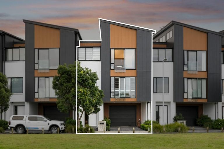 Photo of property in 16 Catalina Bay Drive, Hobsonville, Auckland, 0616