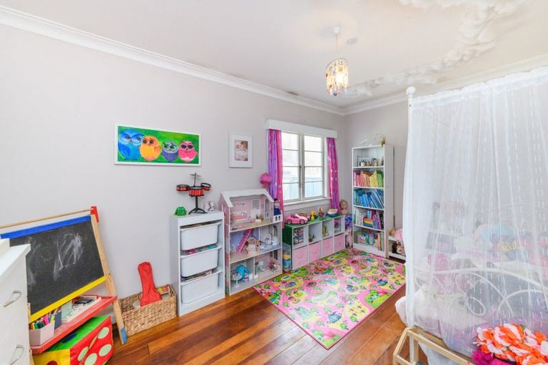 Photo of property in 10 Liverpool Street, Takaro, Palmerston North, 4412