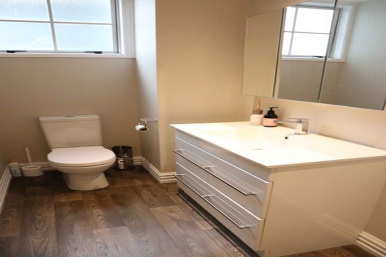 Photo of property in 34 Pipitea Street, Thorndon, Wellington, 6011