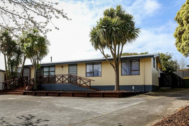 Photo of property in 17 Oleander Place, Bell Block, New Plymouth, 4312