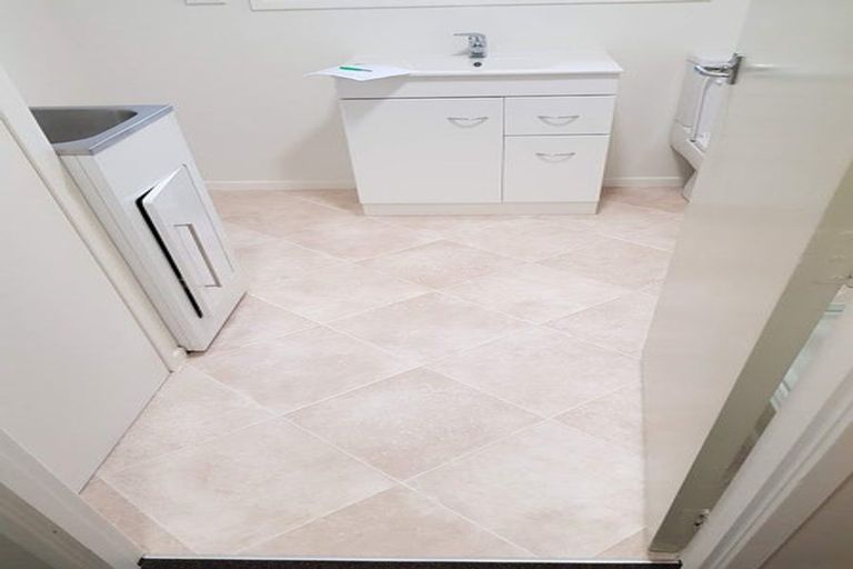 Photo of property in 1/17a Ambler Avenue, Glen Eden, Auckland, 0602