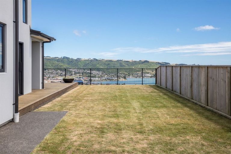 Photo of property in 4 Rotorua Grove, Aotea, Porirua, 5024