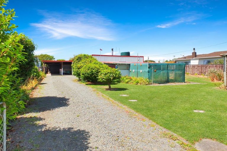 Photo of property in 7 Beach Street, Tangimoana, 4822