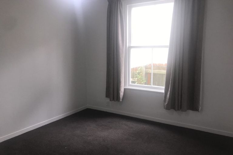 Photo of property in 34 Grove Road, Kelburn, Wellington, 6012