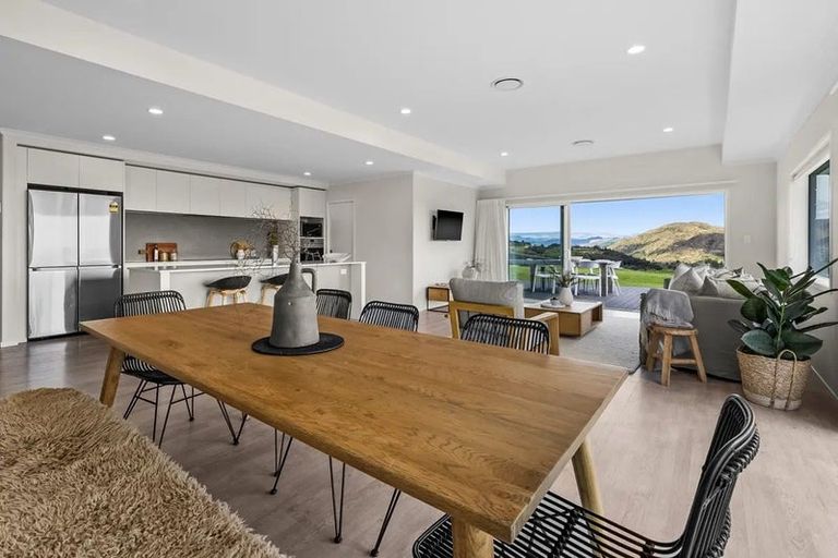 Photo of property in 170 Eskridge Drive, Eskdale, Napier, 4182