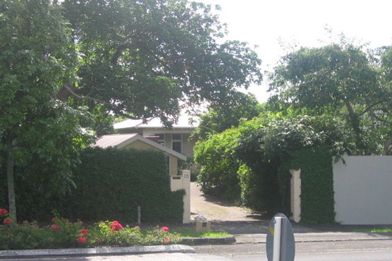 Photo of property in 15 Wheturangi Road, Greenlane, Auckland, 1051