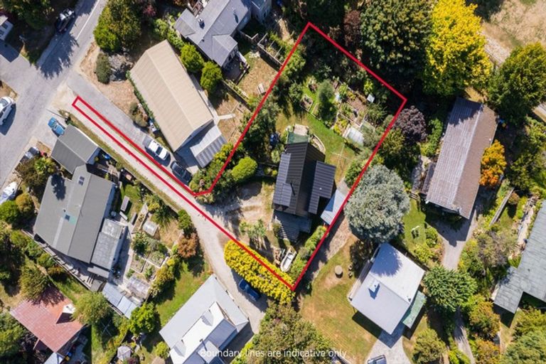 Photo of property in 13 Inverness Crescent, Arrowtown, 9302