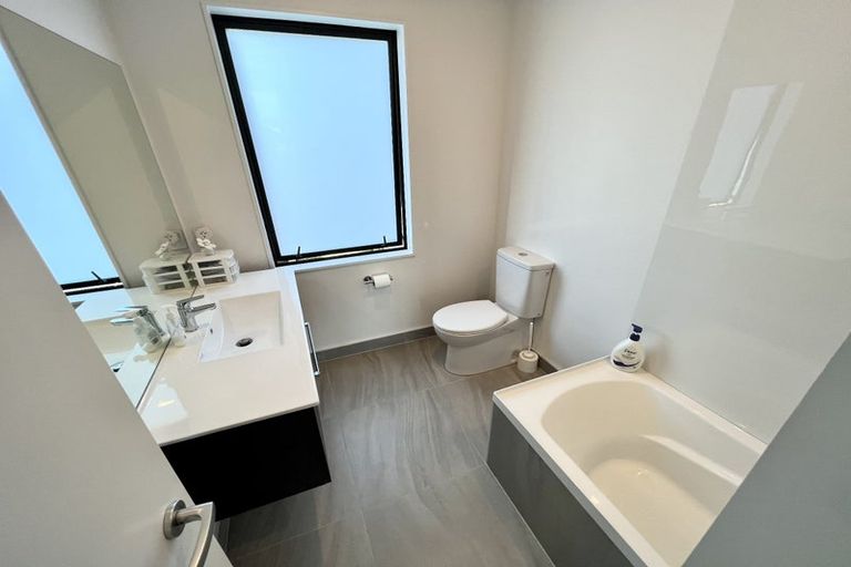 Photo of property in 8/52 High Street, Island Bay, Wellington, 6023