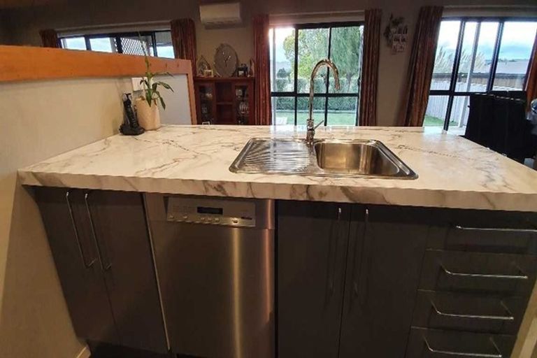 Photo of property in 15 Lake View Road, Waipukurau, 4200