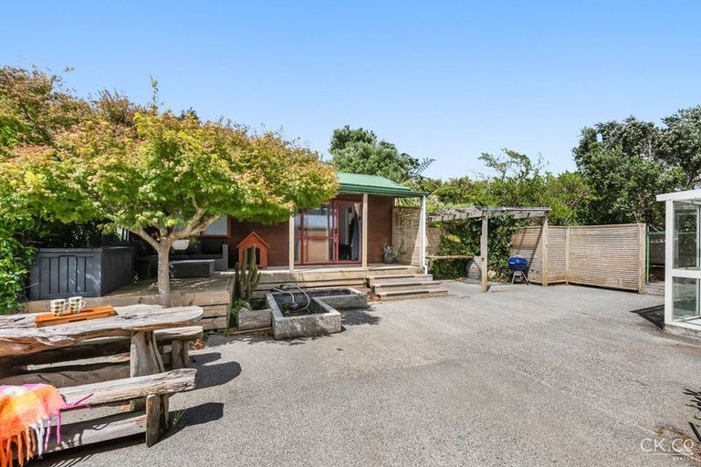 Photo of property in 10 Cottle Park Drive, Normandale, Lower Hutt, 5010