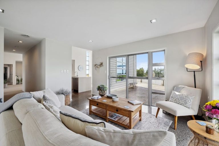 Photo of property in 1375 Carrington Road, Hurworth, New Plymouth, 4371