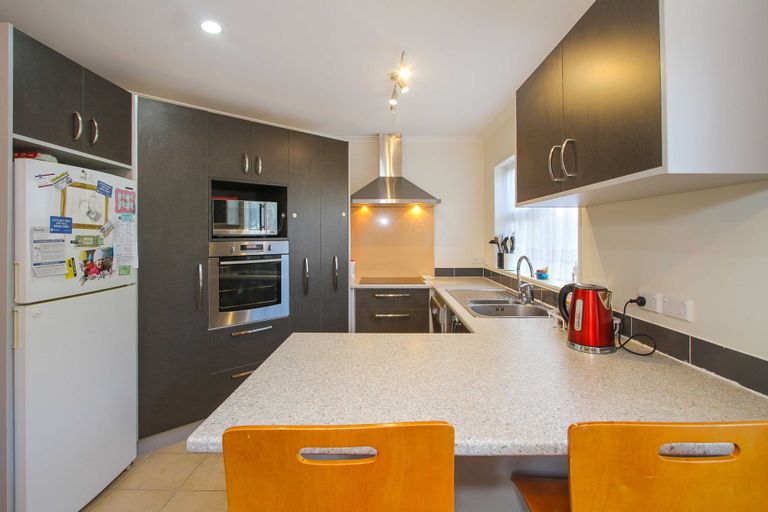 Photo of property in 40 Roberts Road, Glenfield, Auckland, 0629