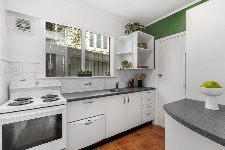 Photo of property in 8 Friend Street, Karori, Wellington, 6012