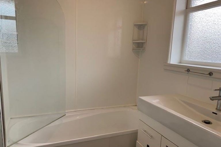 Photo of property in 39 Middlepark Road, Sockburn, Christchurch, 8042