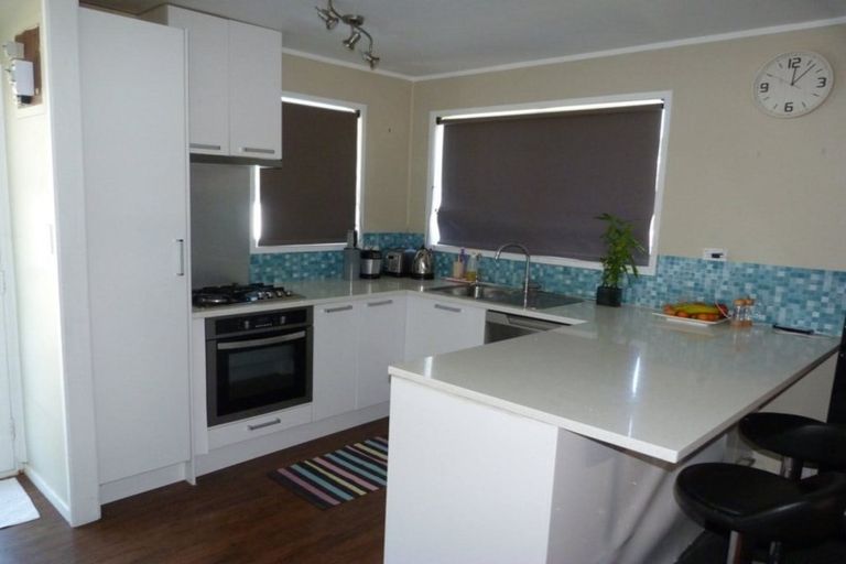 Photo of property in 2/121 Seymour Road, Sunnyvale, Auckland, 0612