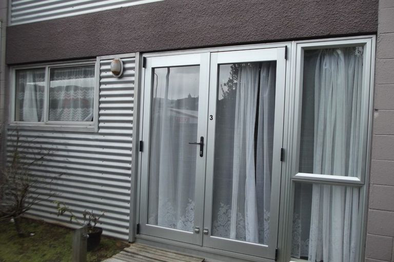 Photo of property in 3/126 Redwood Avenue, Tawa, Wellington, 5028