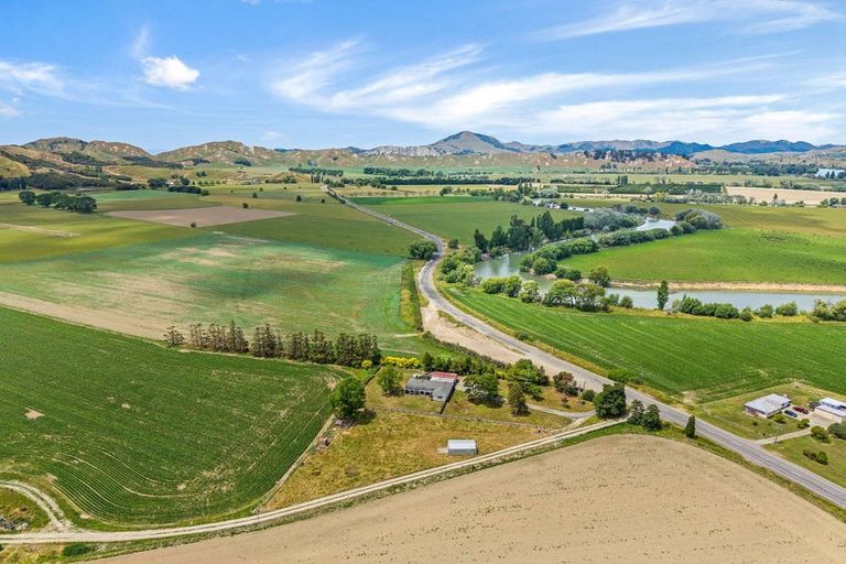 Photo of property in 560 Waiapu Road, Tolaga Bay, 4077