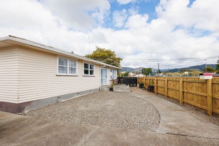 Photo of property in 35 Stout Street, Shannon, 4821