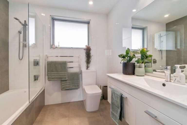 Photo of property in 19 Tapu Road, Huapai, Kumeu, 0810