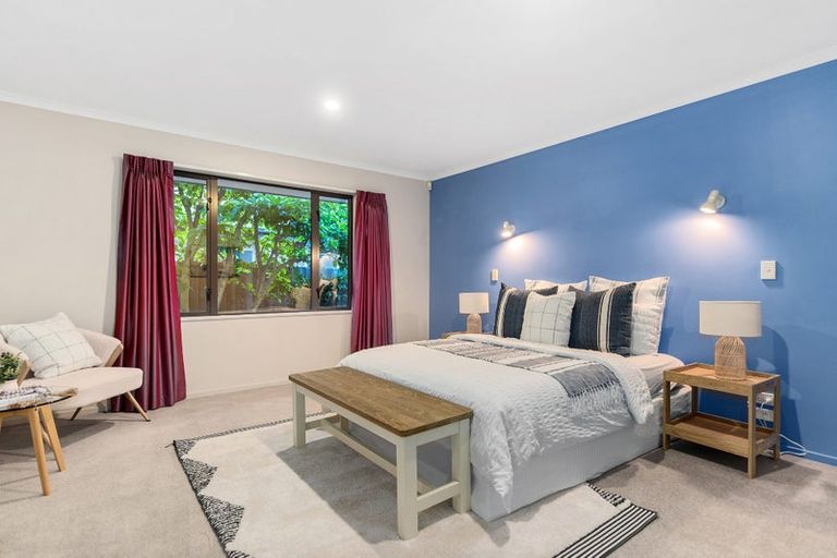 Photo of property in 1 Castleview Lane, Heathcote Valley, Christchurch, 8022