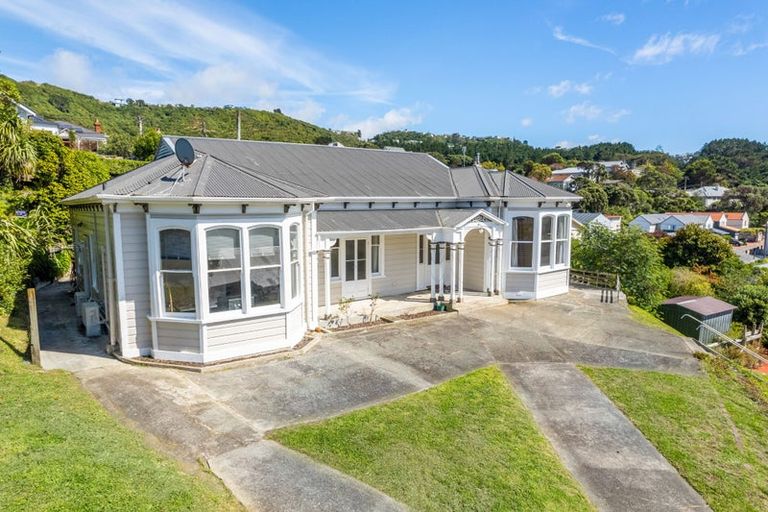 Photo of property in 36 The Parade, Island Bay, Wellington, 6023