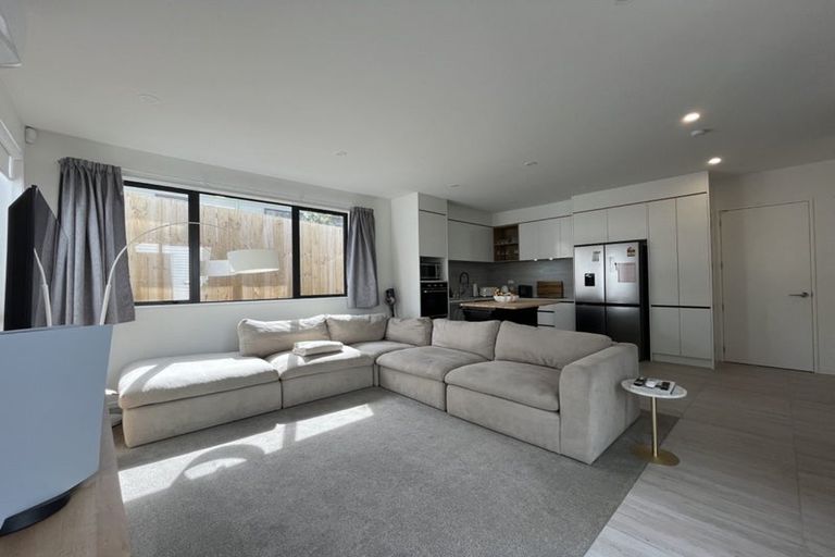 Photo of property in 6/535 Swanson Road, Ranui, Auckland, 0612