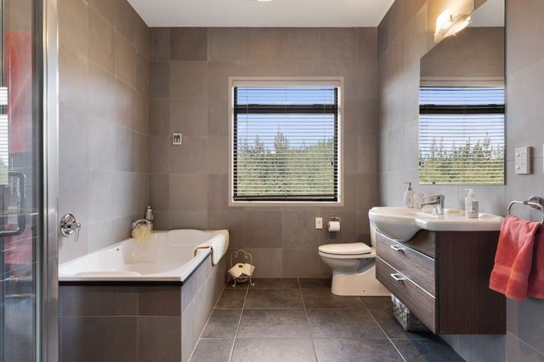 Photo of property in 197 Reid Road, Papamoa, Te Puke, 3187