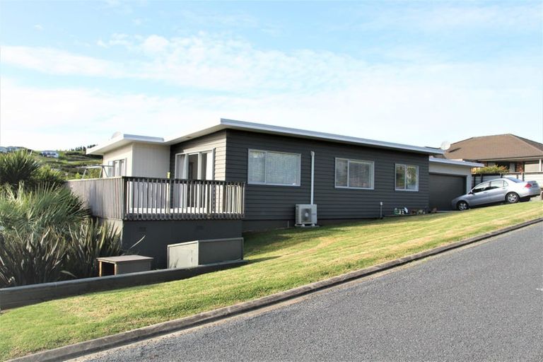 Photo of property in 6 Protea Drive, Cable Bay, 0420