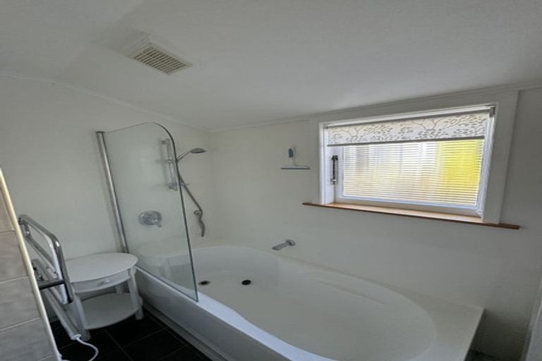 Photo of property in 17 Fernhill Terrace, Wadestown, Wellington, 6012