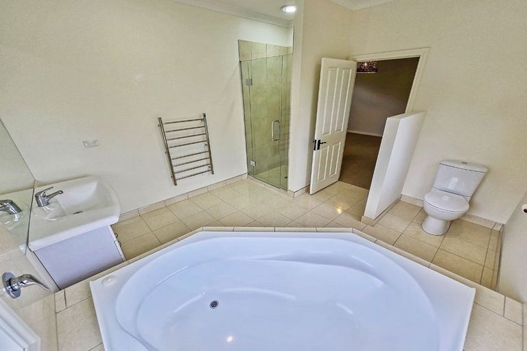 Photo of property in 16 Palliser Place, Poraiti, Napier, 4112