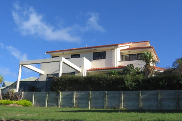 Photo of property in 20 Claverton Grove, Churton Park, Wellington, 6037