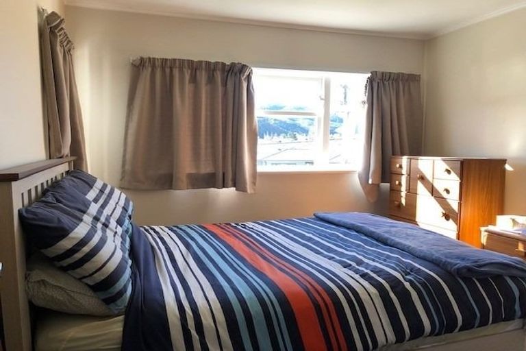 Photo of property in 95 Farmer Crescent, Taita, Lower Hutt, 5011