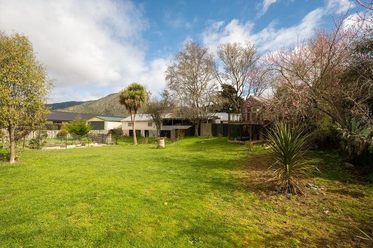 Photo of property in 5 Grey Street, Murchison, 7007
