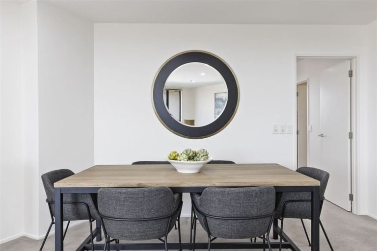 Photo of property in 5d/173 Hurstmere Road, Takapuna, Auckland, 0622