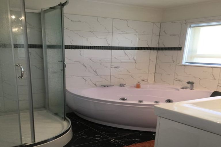 Photo of property in 36 Maugham Drive, Bucklands Beach, Auckland, 2014