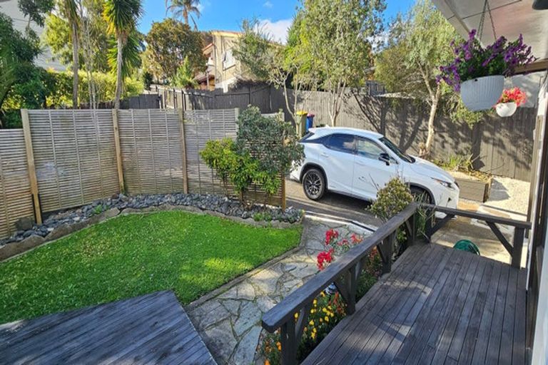 Photo of property in 1/13 Montclair Rise, Browns Bay, Auckland, 0630