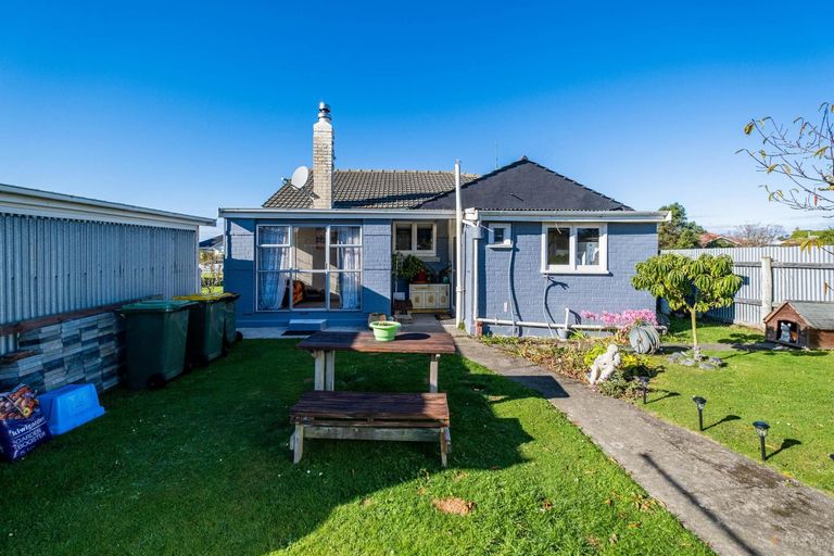 Photo of property in 56 Rhodes Street, Waimate, 7924