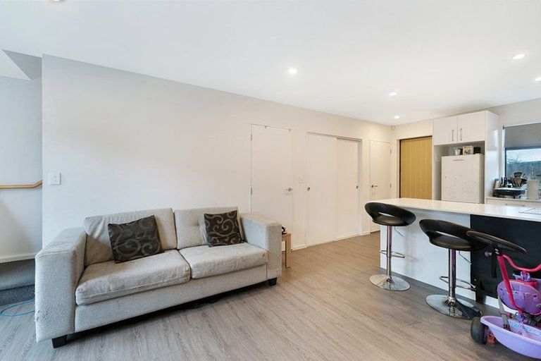 Photo of property in 4337c Great North Road, Glendene, Auckland, 0602